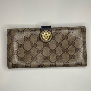Gucci GG Supreme Monogram Wallet with Crest Medallion